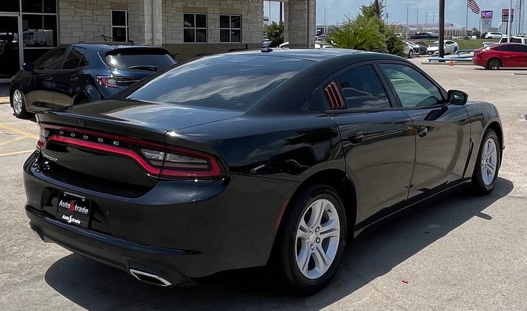 Used 2019 Dodge Charger SXT RWD image 3