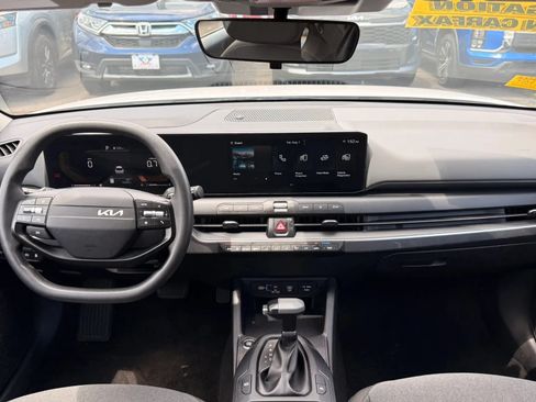 Used 2025 Kia K4 FWD image 15