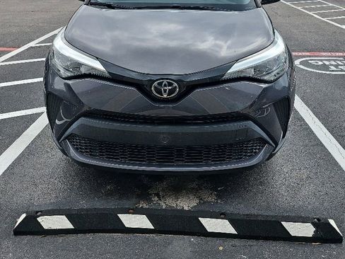 Used 2021 Toyota C-HR LE FWD image 1