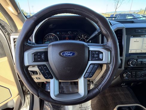 Used 2018 Ford F150 Lariat image 23