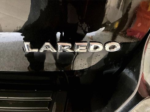 Used 2015 Jeep Grand Cherokee Laredo image 23