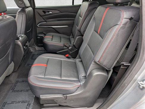 Used 2026 Chevrolet Traverse RS AWD/4WD image 23
