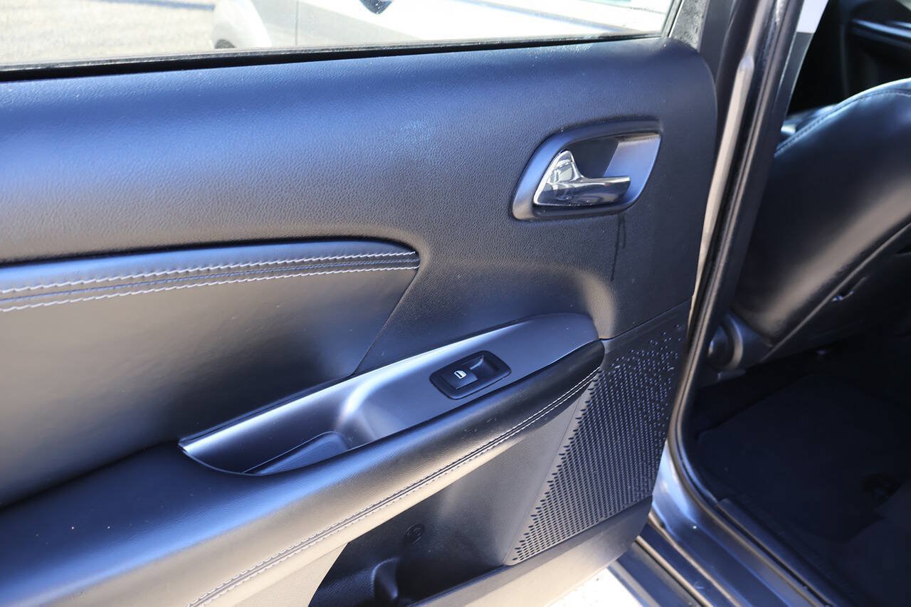 Used 2017 Dodge Journey Crossroad FWD image 14