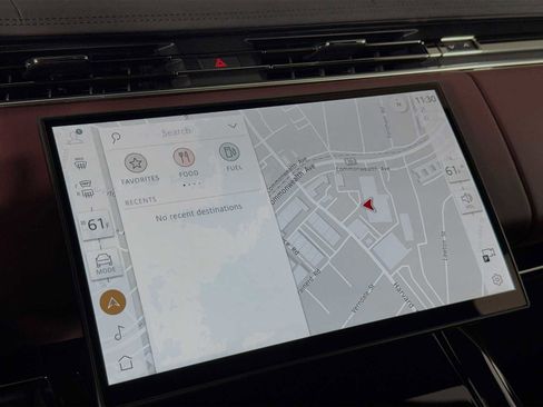 Used 2025 Land Rover Range Rover Sport Dynamic SE image 14