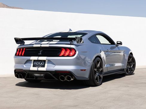 Used 2022 Ford Mustang Shelby GT500 w/ Carbon Fiber Track Pack RWD image 7