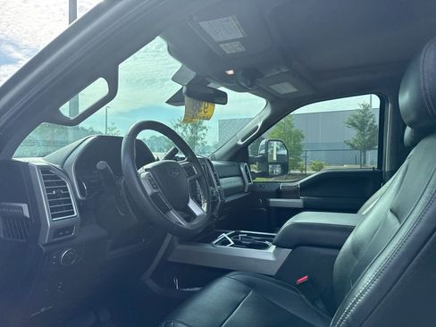 Used 2017 Ford F250 Lariat w/ Lariat Ultimate Package RWD image 6