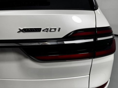 Used 2026 BMW X7 xDrive40i w/ M Sport Package AWD/4WD image 8