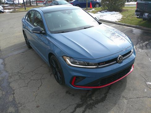 Used 2025 Volkswagen Jetta GLI Autobahn w/ GLI Black Package image 2