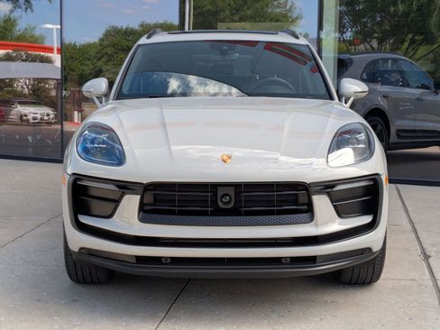 Certified 2026 Porsche Macan image 6
