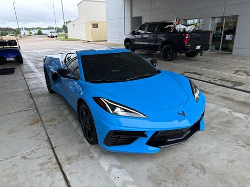 Used 2024 Chevrolet Corvette Stingray Premium Cpe w/ Battery Protection Package RWD image 3