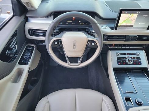 Certified 2023 Lincoln Aviator AWD w/ Premium Package image 15