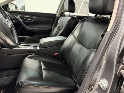 Used 2017 Nissan Altima 2.5 SL w/ Moonroof Package image 15
