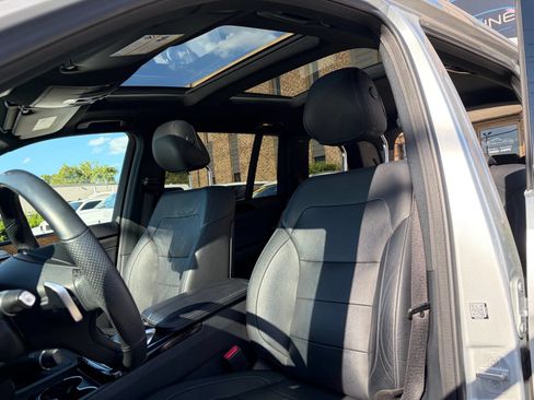 Used 2017 Mercedes-Benz GLS 450 4MATIC image 14