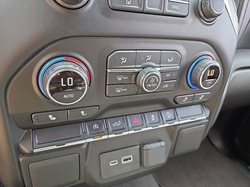 Used 2020 Chevrolet Silverado 1500 LT w/ All-Star Edition AWD/4WD image 19