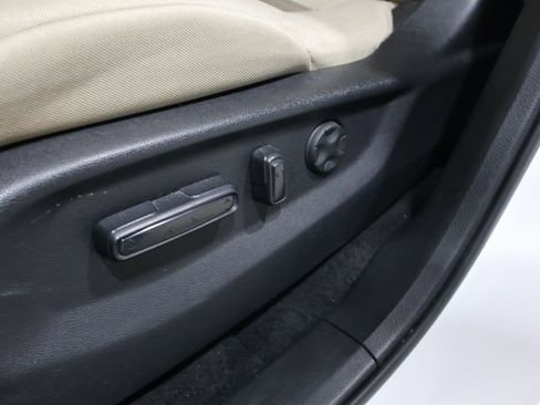 Used 2019 Honda CR-V EX image 12