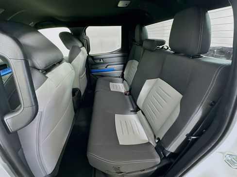 Used 2025 Toyota Tacoma TRD Off-Road image 26