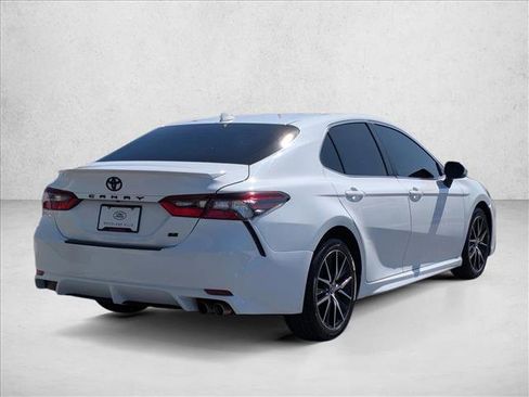 Used 2023 Toyota Camry SE FWD image 5