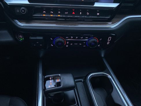 Used 2025 Chevrolet Silverado 1500 LT Trail Boss w/ Convenience Package II image 29