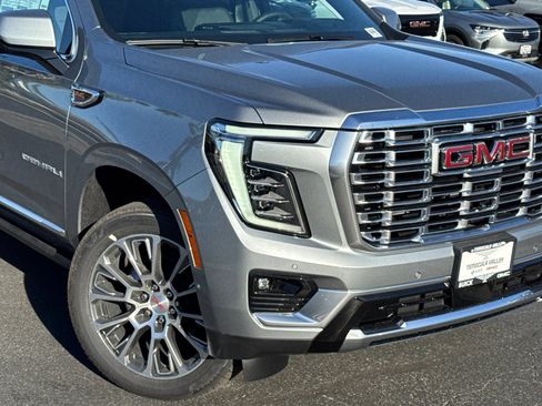 New 2026 GMC Yukon XL Denali w/ Denali Reserve Package image 3