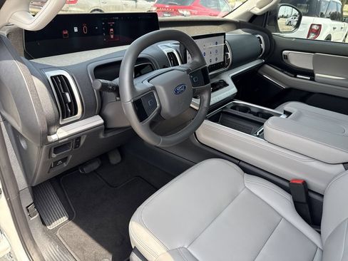 New 2025 Ford Expedition Active RWD image 12