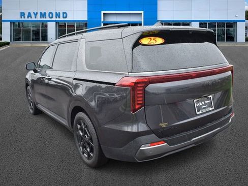 Used 2025 Kia Carnival SX Prestige image 5