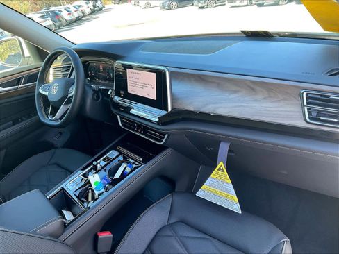 New 2026 Volkswagen Atlas SE image 10