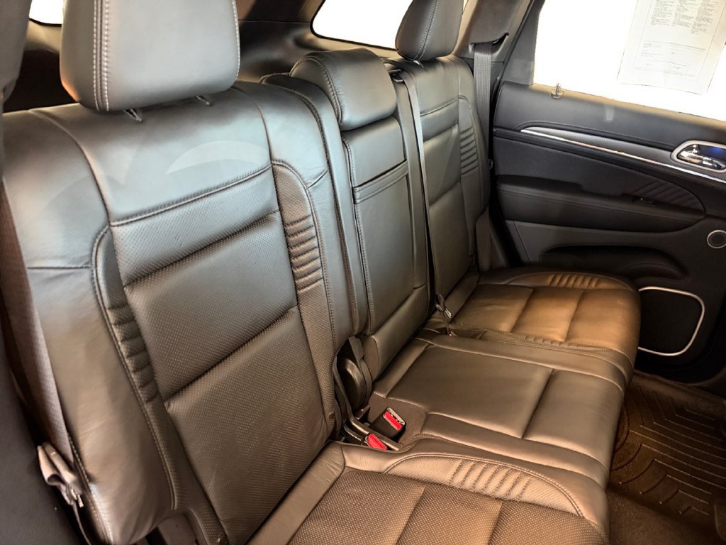 Used 2020 Jeep Grand Cherokee SRT AWD/4WD image 18