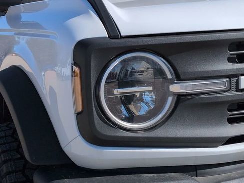 New 2025 Ford Bronco 4-Door image 9