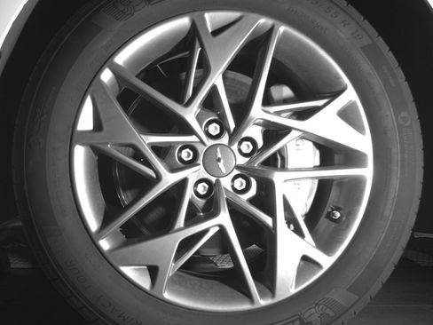 Used 2025 Genesis GV70 2.5T AWD/4WD image 8