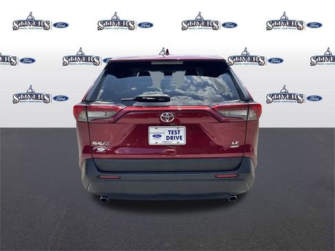 Used 2022 Toyota RAV4 LE image 6