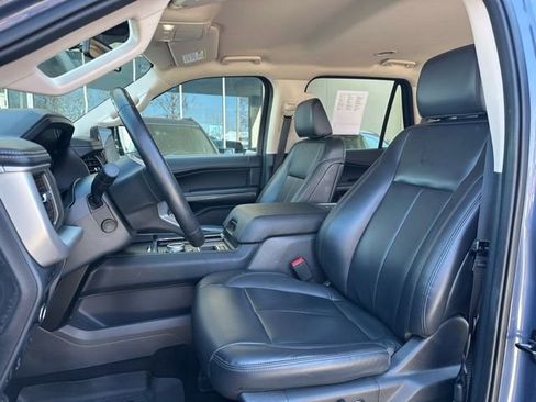 Certified 2023 Ford Expedition XLT image 12