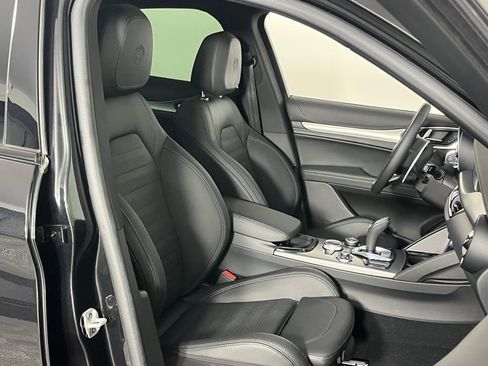 Used 2024 Alfa Romeo Stelvio Veloce image 33