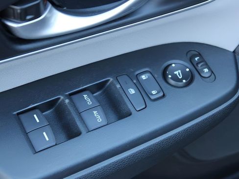 Used 2017 Honda CR-V EX image 17