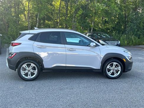 Used 2022 Hyundai Kona SEL w/ Cargo Package image 2