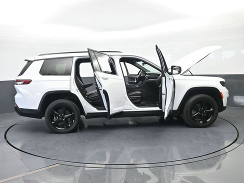 Used 2023 Jeep Grand Cherokee L Altitude image 76