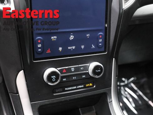 Used 2024 Ford Edge SEL image 19