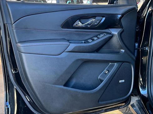 Used 2024 Chevrolet Traverse RS image 24