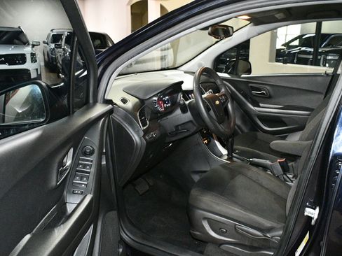 Used 2021 Chevrolet Trax LS w/ Tint and Cruise Package image 47