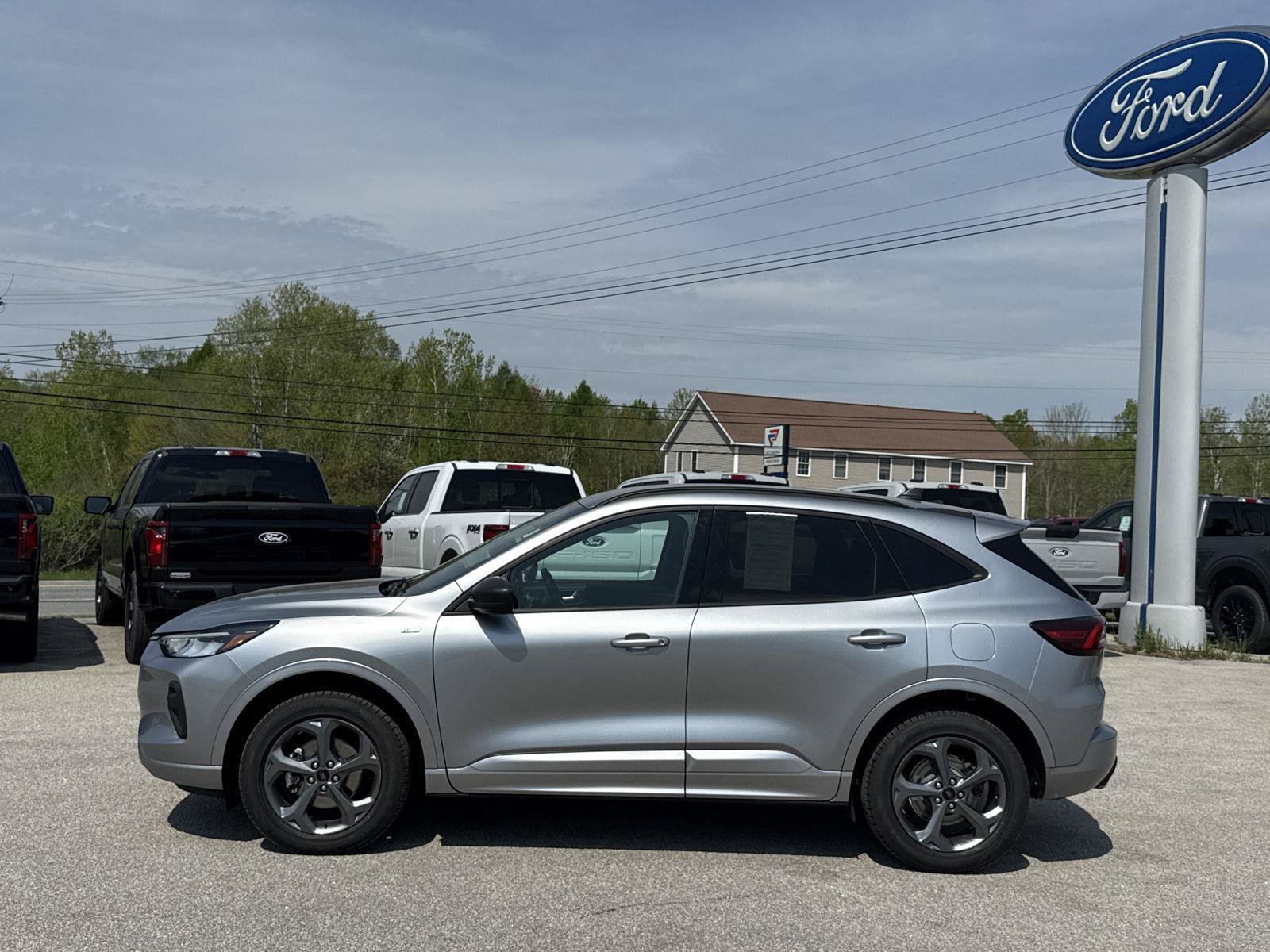 Used 2024 Ford Escape ST-Line AWD/4WD image 3