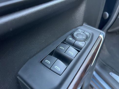 Used 2021 GMC Sierra 1500 SLT w/ SLT Premium Package image 13