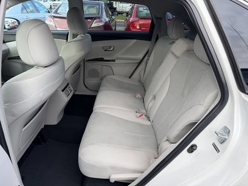 Used 2010 Toyota Venza image 12
