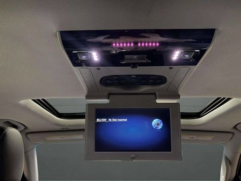 Used 2015 Cadillac Escalade Premium image 34