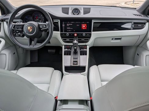 Used 2025 Porsche Macan w/ Premium Package Plus AWD/4WD image 20