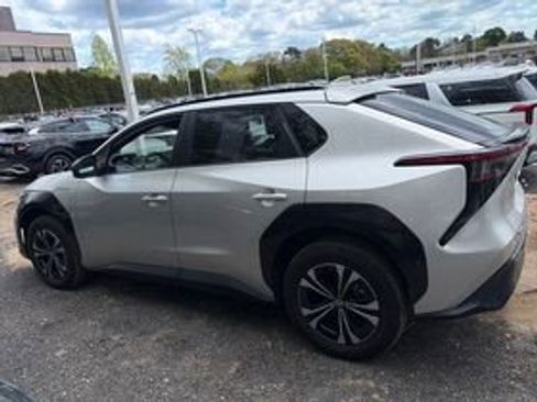 Used 2025 Toyota bZ4X AWD w/ Weather Package image 8
