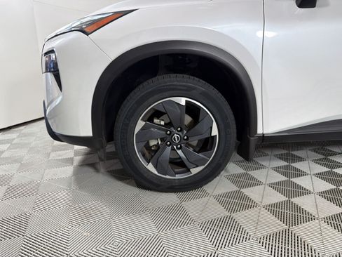 Used 2024 Nissan Rogue SV AWD/4WD image 12