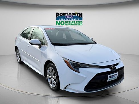 Used 2024 Toyota Corolla LE FWD image 1