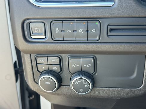 Used 2021 Chevrolet Tahoe LT AWD/4WD image 18