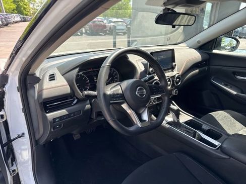 Used 2023 Nissan Sentra SR w/ Midnight Edition Package FWD image 9