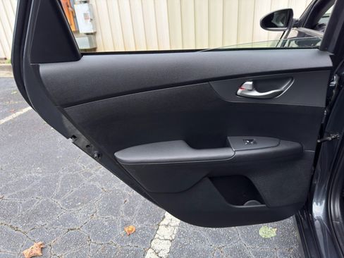 Used 2020 Kia Forte LXS FWD image 34