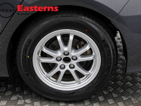 Used 2021 Toyota Prius Prime LE image 31